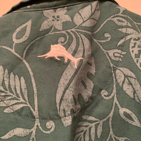 Tommy Bahama University of Miami Pina Piazzo Camp Shirt - Picture 6 of 7